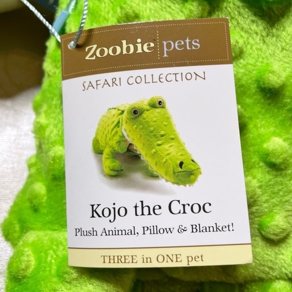 Zoobie Pets Kojo the Croc pillow, plush and blanket - Picture 3 of 10